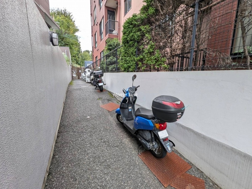 シャルマンコーポ板橋徳丸　バイク置き場